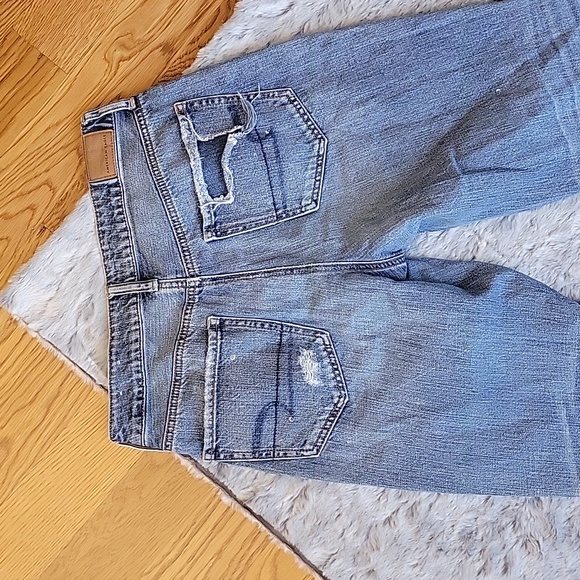 American Eagle Tom Girl Hi-Rise Distressed Jeans, Women's Size 6 Long - Picture 9 of 10